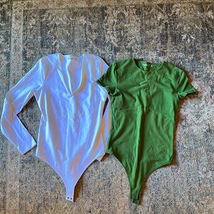 Abercrombie & Fitch Cotton-Blend Seamless Fabric V-Neck Bodysuits